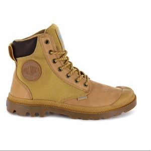 New in box palladium waterproof boots size 10.